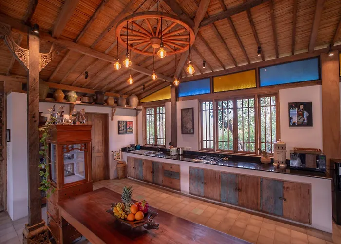 Ayu Dira Heritage House Villa