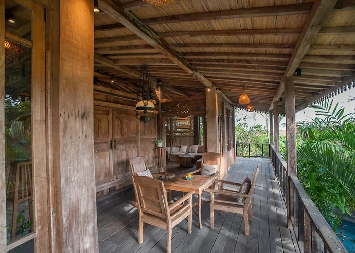 Ayu Dira Heritage House Villa